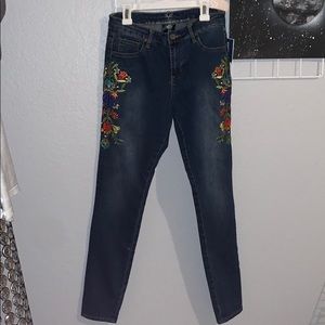 Multicolored floral embroidered jeans